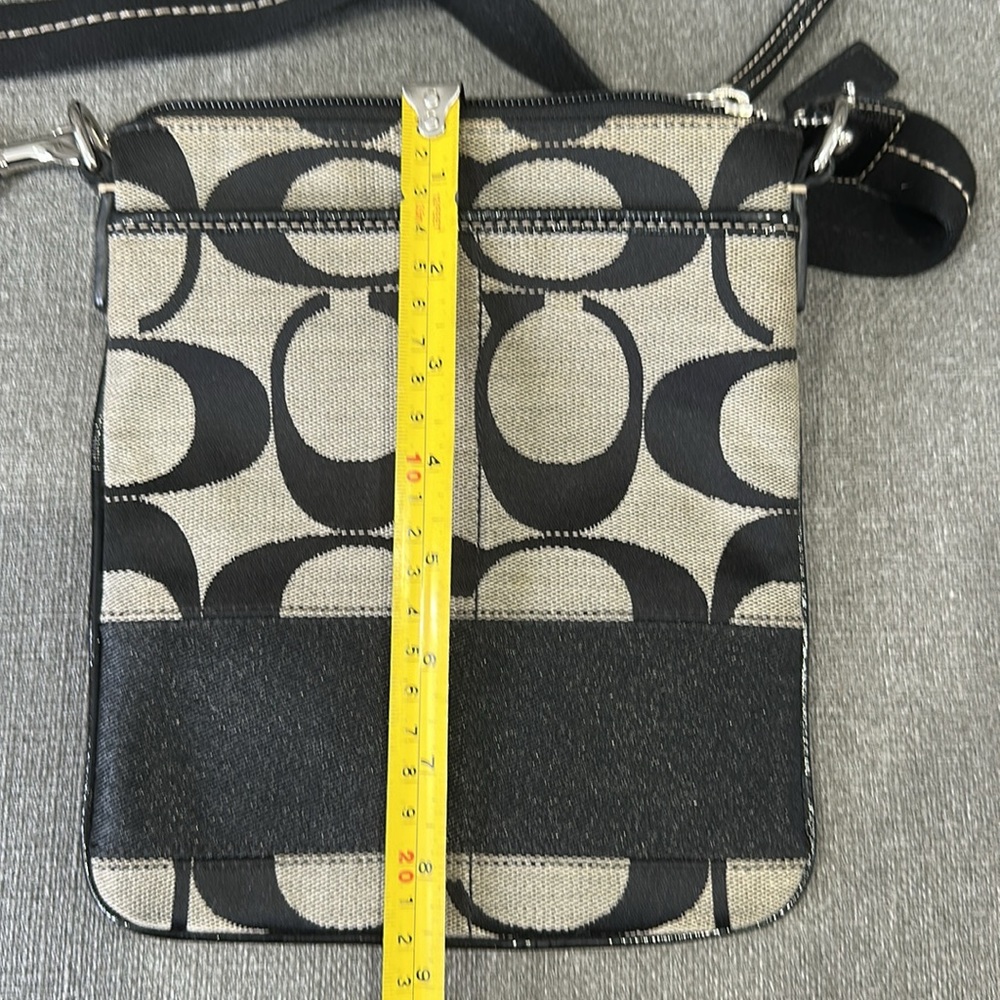Coach Shoulder Bag - Picture 7 of 7